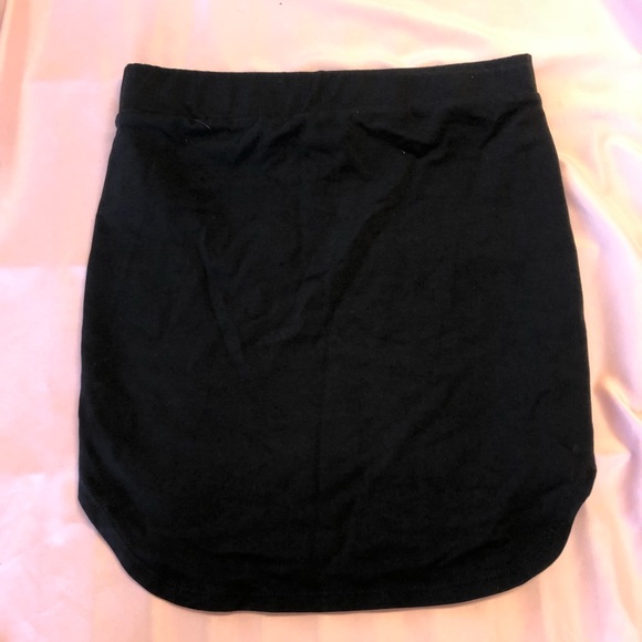 F21 Dolphin Hem Skirt - Picture 3 of 4